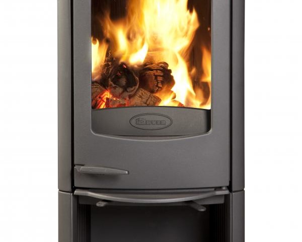 Dovre houtkachel met brandend hout